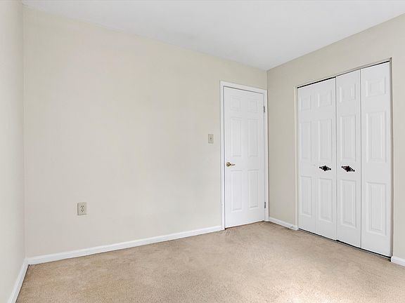 4th image of 5603 Castlebury Ct