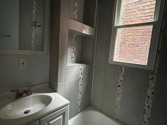 5th image of 1529 S Homan Ave #3