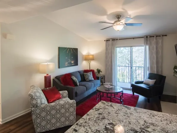 547 Granville Ct, Sandy Springs, GA 30328