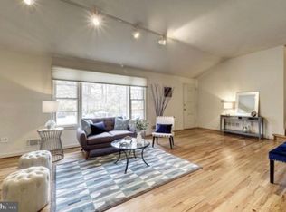 5704 Radnor Ct, Bethesda, MD 20817