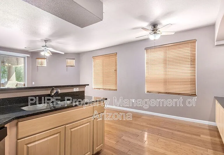 5303 N 7th St #324 — Photo 8
