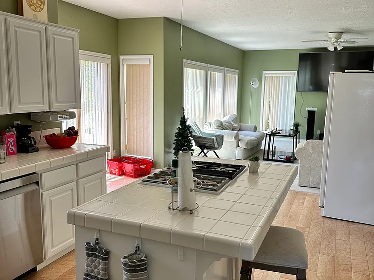 4682 NW Rosemarie Pl — Photo 18