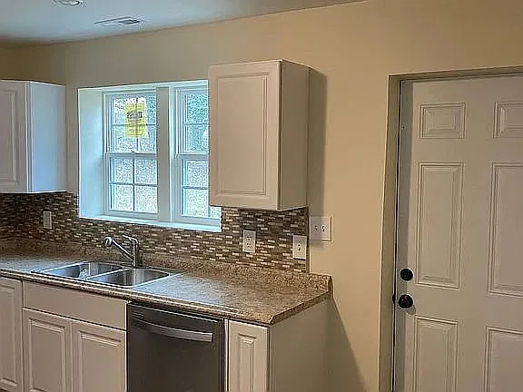 2 bed, 844 sqft, $1,050 — Photo 4