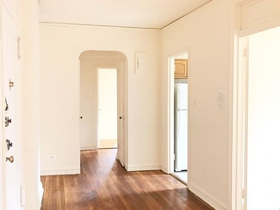 3rd image of 4216 80th St APT 2B