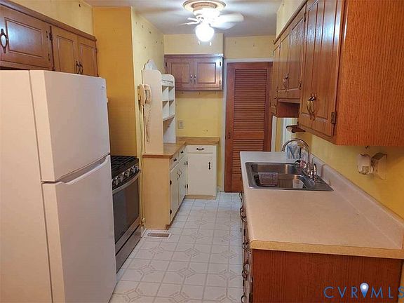 4th image of 3102 Sherwood Ln