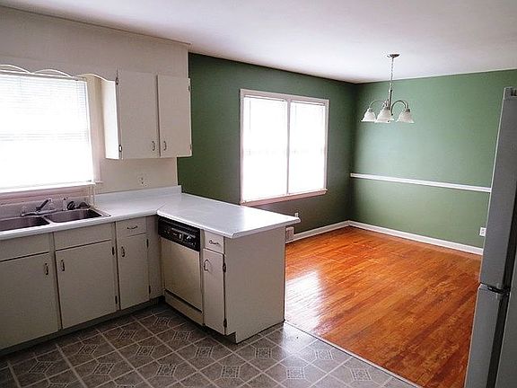 4th image of 520 Dogwood Dr