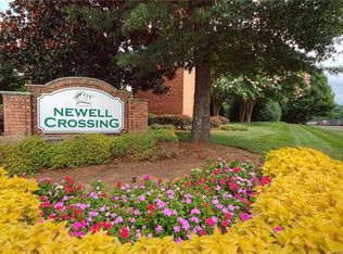 1204 Stourbridge Lion Dr, Charlotte, NC 28213