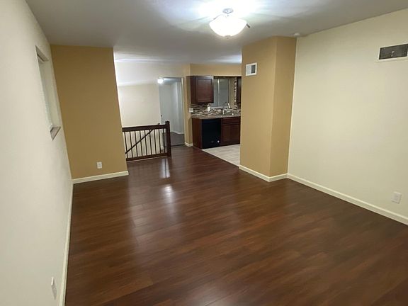 3rd image of 3747 Salena St