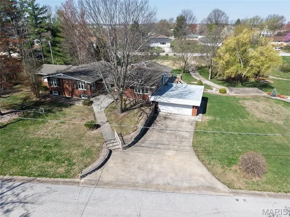 4921 Prospect Ave, Hannibal, MO 63401