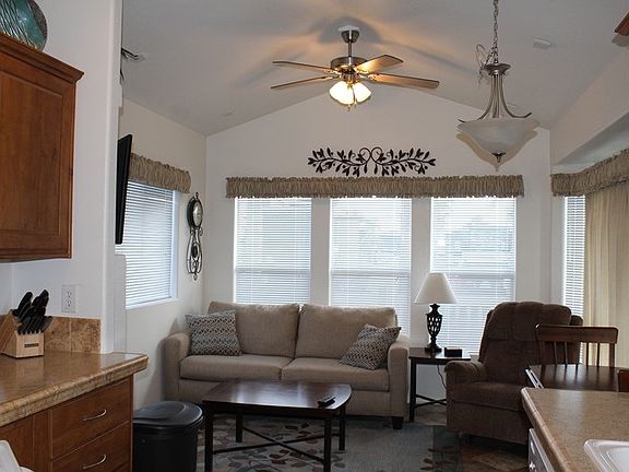 Living/Dining Area
