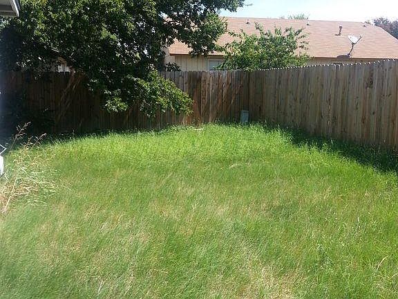3rd image of 1922 Gracy Farms Ln