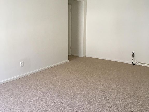 2nd image of 4803 Wellington Dr APT 303
