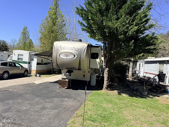 3rd image of 4229 E Pkwy #229-lot 229