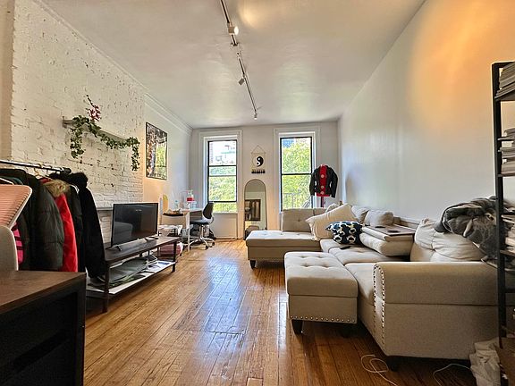3rd image of 453 W 46th St #3F