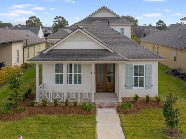 5817 Crape Ct, Lake Charles, LA 70605