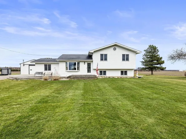 3370 N Chapin Rd, Merrill, MI 48637