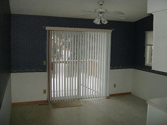 4th image of 309 River Woods Ln