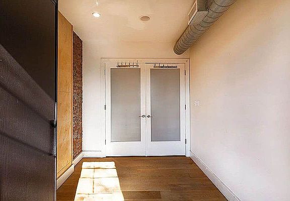 3rd image of 552 Union St #2B