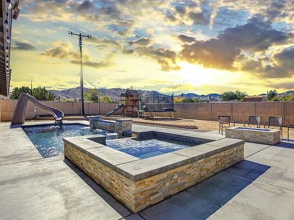 2nd image of 8642 San Vicente Dr