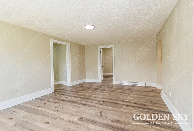 3 bed, 1.0 bath, 1100 sqft, $1,175 — Photo 3