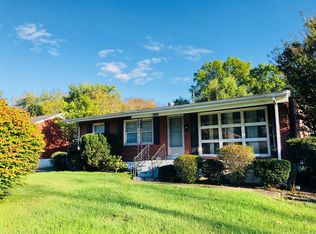 2850 Hikes Ln, Louisville, KY 40218