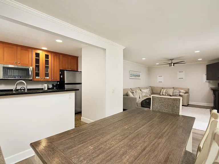Villa La Jolla Dr — Photo 8