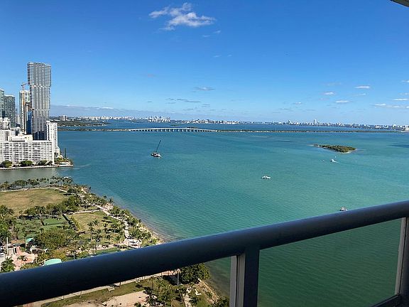 2nd image of 1717 N Bayshore Dr APT 3540