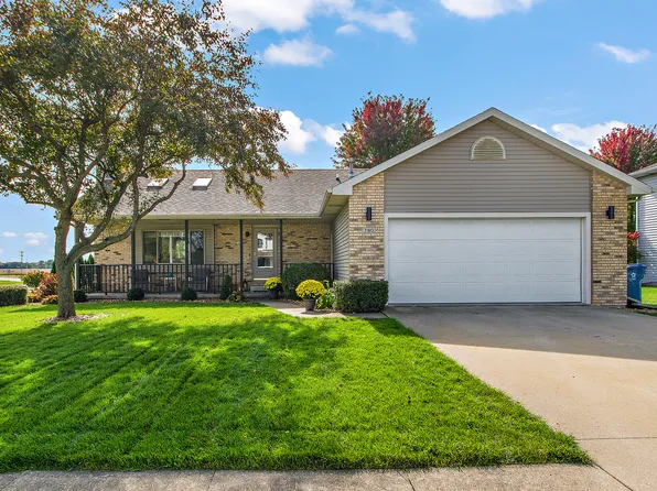 2 Old Farm South Ct, Bradley, IL 60915