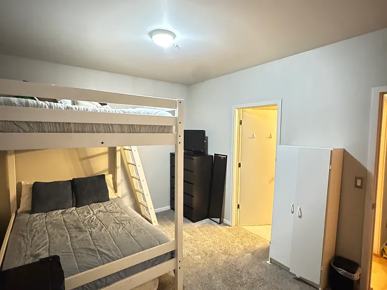 1600 Pinebrook Blvd #H1 — Photo 20