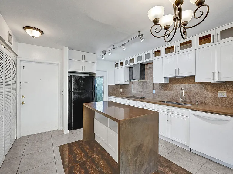 600 SE 2nd Ave #K2 — Photo 7
