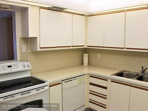 5th image of 6203 Bay Club Dr APT 1