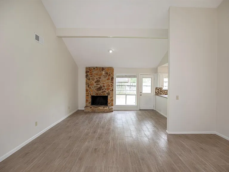15106 Silverman St — Photo 10