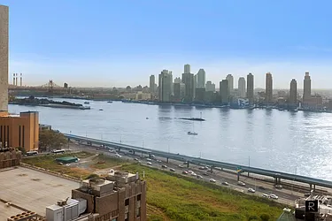 Rented by R New York