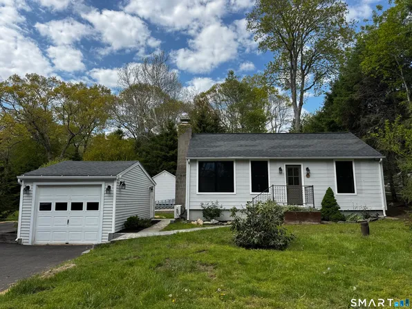 97 Candlewood Rd, Groton, CT 06340