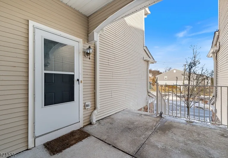 56 King George Rd — Photo 4