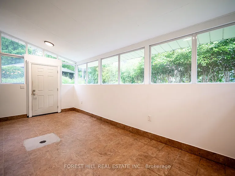 135 Ashbrook Ct #LOWER — Photo 12
