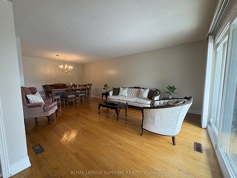 966 Lovingston Cres — Photo 7