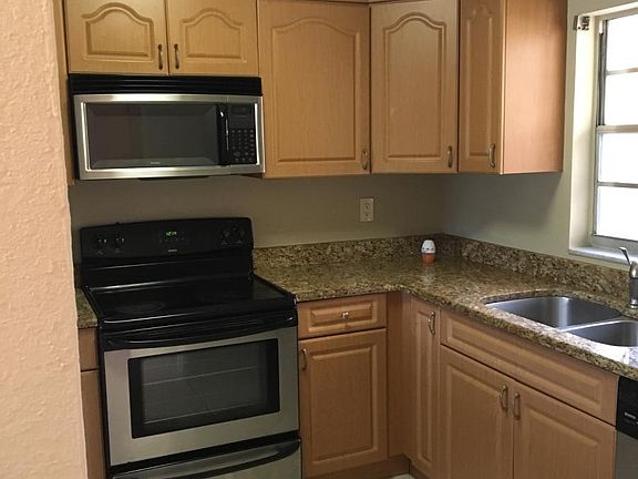 3rd image of 2868 Somerset Park Dr APT 102