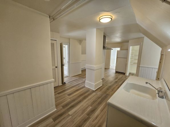 227 Rockingham St #3
