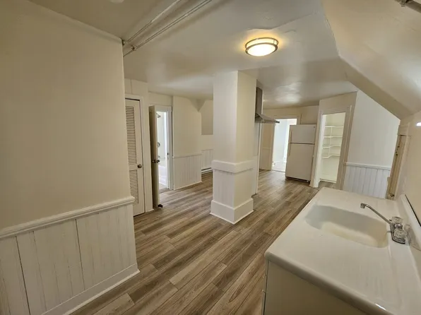 227 Rockingham St #3, Bellows Falls, VT 05101