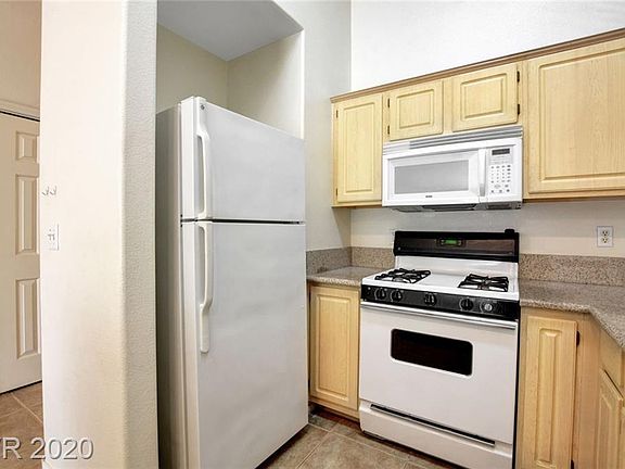 5th image of 855 N Stephanie St Unit 1313