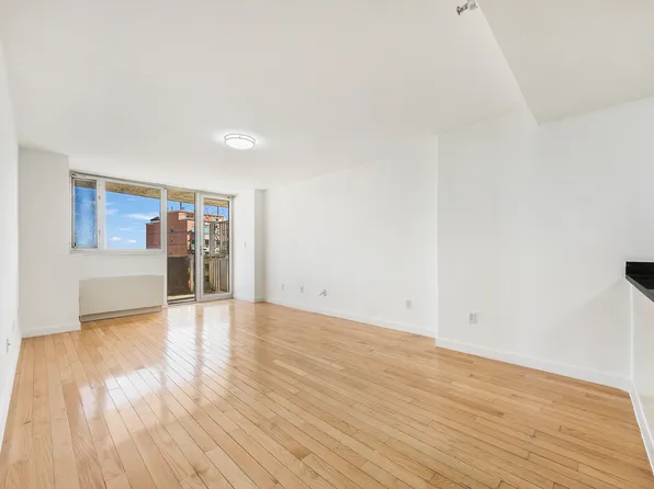 133-38 Sanford Avenue image 6 of 17