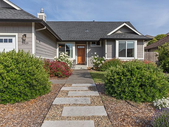 2nd image of 1410 Morning Glory Drive
