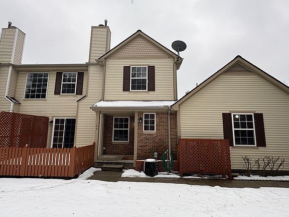 2nd image of 186 Barrington Cir