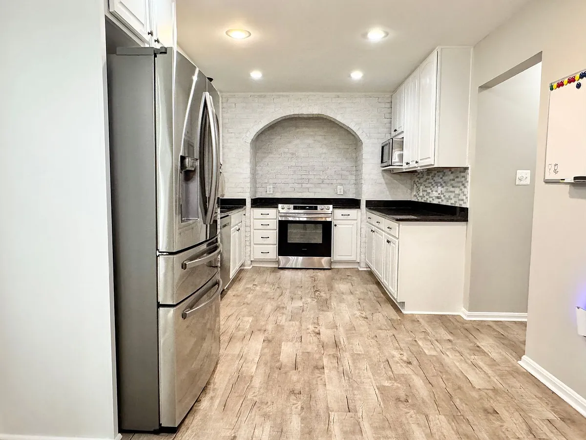 Building Photo - 15793 Moncure Dr