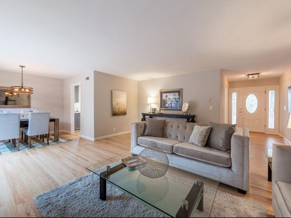 2nd image of 3288 Floresta Dr