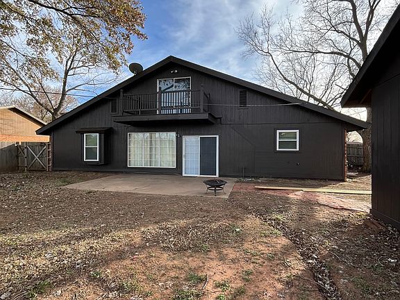 4th image of 1502 E Will Rogers Dr