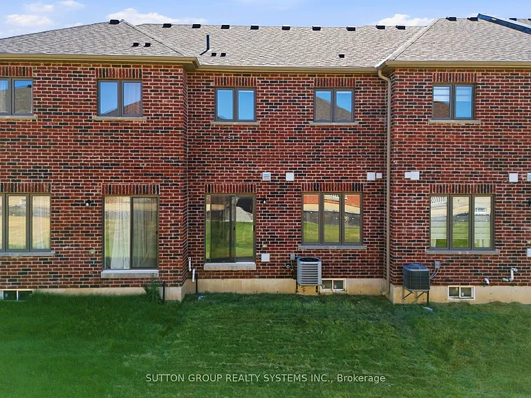 99 Baker St — Photo 35