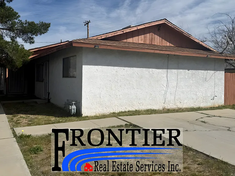 736 Commercial — Photo 1