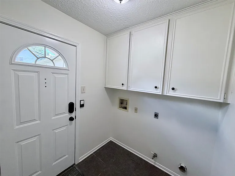 2306 Rushbrook Dr — Photo 27